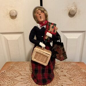 Festive 1999 Byers Choice Lady Caroler